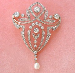 ANTIQUE EDWARDIAN NOUVEAU 2.46 ctw DIAMOND 18K PLATINUM BROOCH or PENDANT 1915