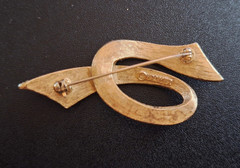 Vintage Estate Kramer of NY Ribbon Bow Gold Tone Brooch Pin Signed