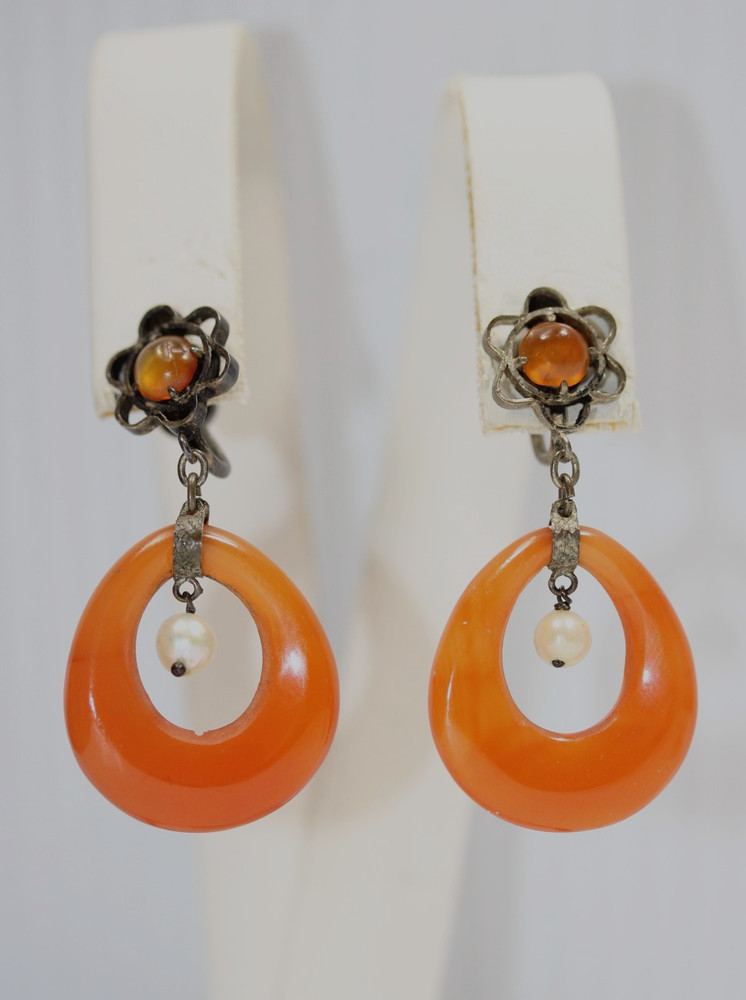 vintage carnelian oval circle dangle center pearl screwback earrings #0101