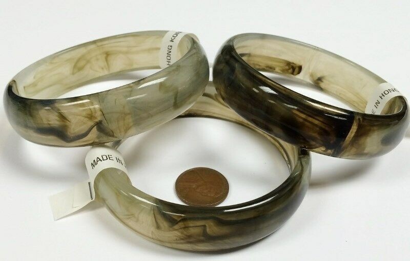 VINTAGE HONG KONG OLIVE MARBLE ACRYLIC 18mm. WIDE BANGLE BRACELET V734
