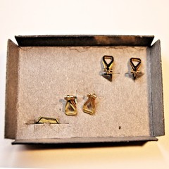 Evan St. Clair Gold Tone Diamond Dust Clip On Earrings Leaf & Circle NOS