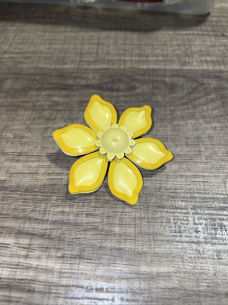 Vintage Floral Brooch Pin Yellow And Green Enamal Beautiful! VTG.