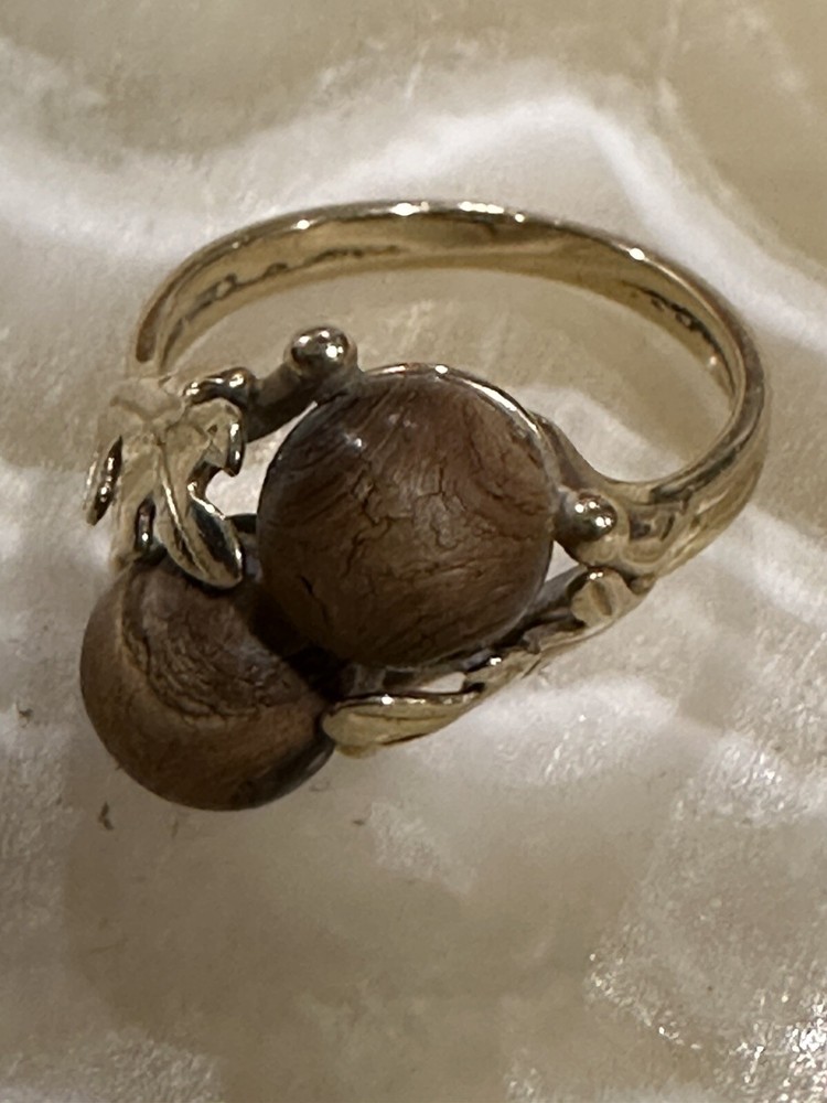 Vintage 14 Kt Solid Gold Acorn Leaf Wood Ring Sz 7