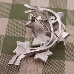 Vintage Crown Trifari Ivy Leaf Layered Brushed Silver Tone Pin Brooch