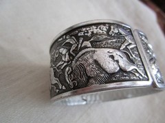 VTG Hinged Aluminum Clamper bracelet Buffalo Hunt Native OCT25-4