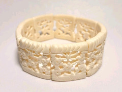 Vintage Hand Carved Bovine Bone Floral Openwork Panel Stretch Link Bracelet