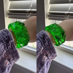 Vintage Chunky Daisy Carved Green Apple Juice Prystal Bakelite Clamper Bracelet
