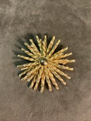Then Signed Monáe Goldtone Starburst 1970S Vintage Pin/Brooch