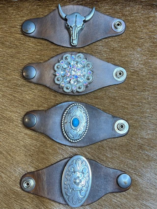 CONCHO ~ SCARF ~ SLIDES