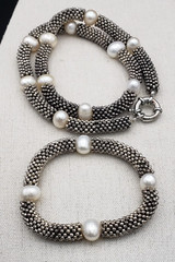 Vintage White Pearl Silver Tone Set Necklace 17″ Bracelet 6.25 in upstretched