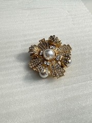 Gold And White Pearl Fashion Vintage Style Brooch Pin