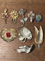 Vtg Floral Leaf Brooches Gold Silver Avon Emmoms Quirky Hippy Chiq Cottage Core