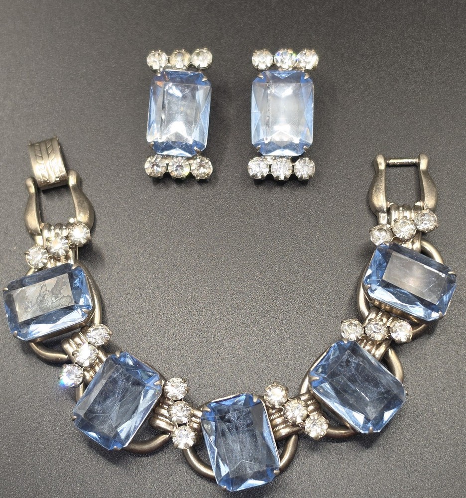 VINTAGE JULIANA (D&E) LIGHT BLUE RHINESTONE 5-LINK BRACELET & EARRINGS