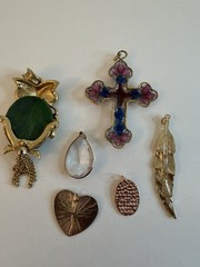 Lot Of 31 Necklace Pendants & Charms Multiple Styles & Sizes Pre-Owned