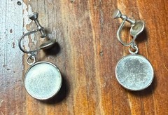 A209 Vintage Butterfly Wing Palm Tree Silver Tone Screw Back Dangle Earrings