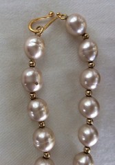 Vintage Metropolitan Museum of Art Faux Lg Pearl Collar Necklace Gold Tone – See