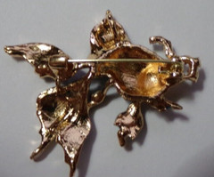 Blue Rhinestones, Blue & White Glaze & Gold Tone Fancy Fish Brooch Pin – New