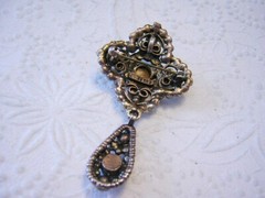 1950’s EDLEE Fab RIVOLI, Olivine, Egyptian Blue & RED Rhinestones Dangling PIN
