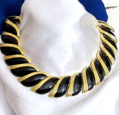 VTG RUNWAY BOOK PC WIDE NAPIER BLACK ENAMEL GP “MODERN ARTS” NECKLACE WEIGHTY