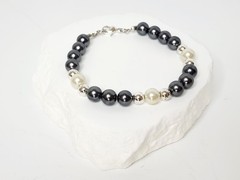Vintage Gray And White Faux Pearl Bracelet – Freshwater Look – READ