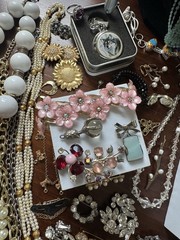 Vtg To Now Rhinestone Costume Jewelry Lot Hollycraft Mosaic Goldette 100+ Pcs