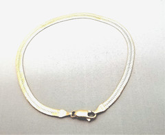 Vintage 14K Yellow Gold ITALY Herringbone Bracelet 8-1/16″ x 4 mm 4.7 Grams