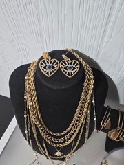 WOW Nice Versatile Vintage/Now Gold Tone Jewelry lot Some Signed