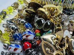 Necklace Bracelet Jewelry Lot Unsigned Over 110 Pieces Resellers All Wearable