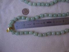 VINTAGE 1970s TAIWAN HANDMADE 10 MM AVENTURINE JADE 32″ ENDLESS BEAD NECKLACE