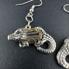 Vintage Pierced Earrings Silver Gold Tone Alligator Crocodile Two Tone Metal