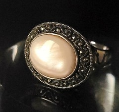 Vintage Sterling Silver 925 Pink Oval Mother Of Pearl Marcasite Ring 9.1 g Sz 9