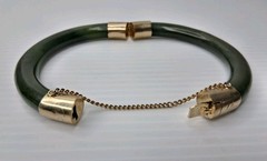 Vintage Green Nephrite Jade Hinged Gold Tone Bangle Bracelet Push Lock