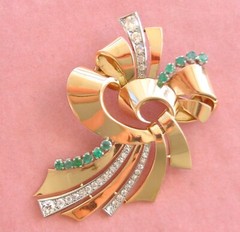 VINTAGE RETRO 2.59ctw MINE DIAMOND .82ctw EMERALD 18K BIG BOW RIBBON BROOCH 1940