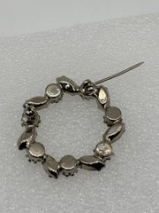 Vintage Smoky Gray Clear Prong-Set Rhinestone Wreath Brooch Silver-Tone Unsigned