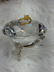 Vintage Y2K New Old Stock/Deadstock Flower Ring Faux Pearls Gold Plated Juniors
