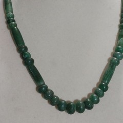 Green Jade Beaded Necklace Vintage Barrel Round Beads Gold Tone Clasp 17 Inches