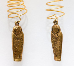 Vintage Gold Tone Egyptian Sarcophagus Dangle Earrings 3 1/8″ L
