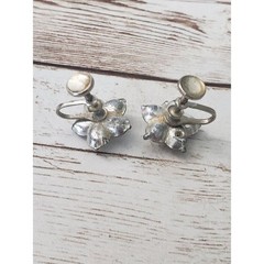 Vintage Screw On Earrings Flower Shape Just Over 0.5″