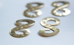 Raw Brass Swirl or S Pendant Drop 41x21mm (4) mtl210