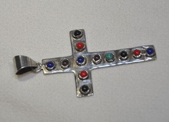 Vintage Artisan Coral Lapis Onyx Sterling Silver .925 Cross Pendant – 9.6 grams