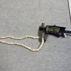 Vintage Hawaiian Puka Shell Bead Necklace 17.75 Inch Graduated up to 8.2mm