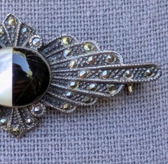 Vintage 925 Sterling Silver Marcasite Black & White Brooch Pin MOP Stone F3