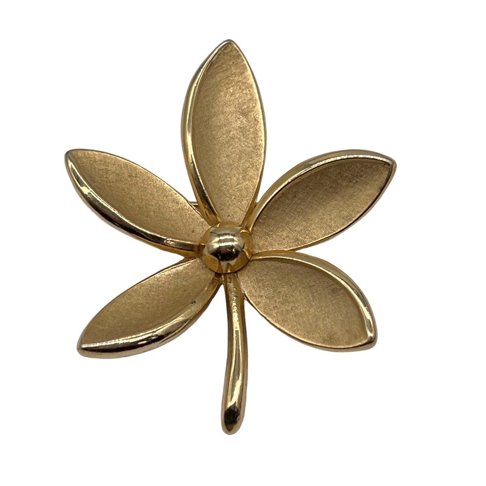Vintage Crown Trifari Leaf Flower Brooch Pin Gold Trifarium Textured Petals B7