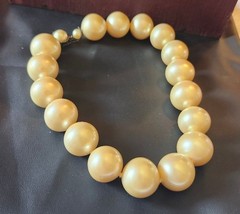 Vintage Gold-Tone Glass Faux Pearl Necklace 925 Clasp – High-Quality Statement