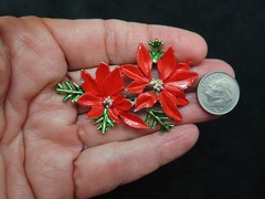 Vintage Gold Tone 1960’s General MFG Poinsettia Brooch