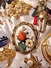 Vintage To Now Brooch Pin Lot Mixed Theme Gold-tone Silvertone Rhinestone…