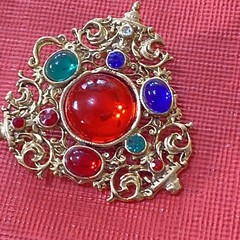 Vintage Etruscan Style Antique Gold Tone Brooch Jelly Cabochons 1.75”