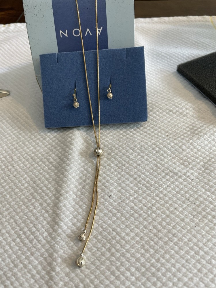 Avon Vintage 2001 Diamond Cut Accented Two Tone Lariat Set