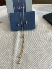 Avon Vintage 2001 Diamond Cut Accented Two Tone Lariat Set