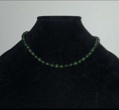 Vtg Hand-Knotted Spinach Green Nephrite Jade Beaded 18″ Fishhook Clasp Necklace